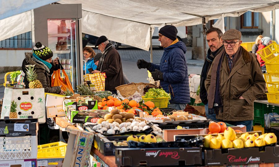 File:Mercat setmanal de Castellterçol (52654888708).jpg