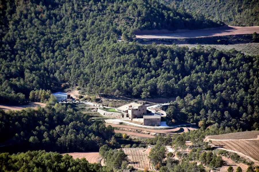 File:Masia, Castellfollit del Boix, el Bages.jpg