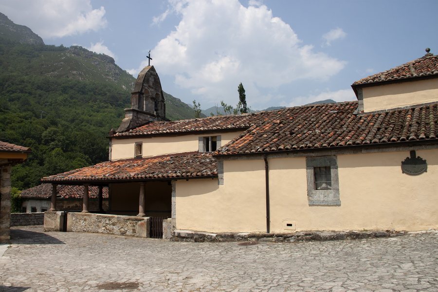 File:Ricabo (Quirós, Asturias).jpg