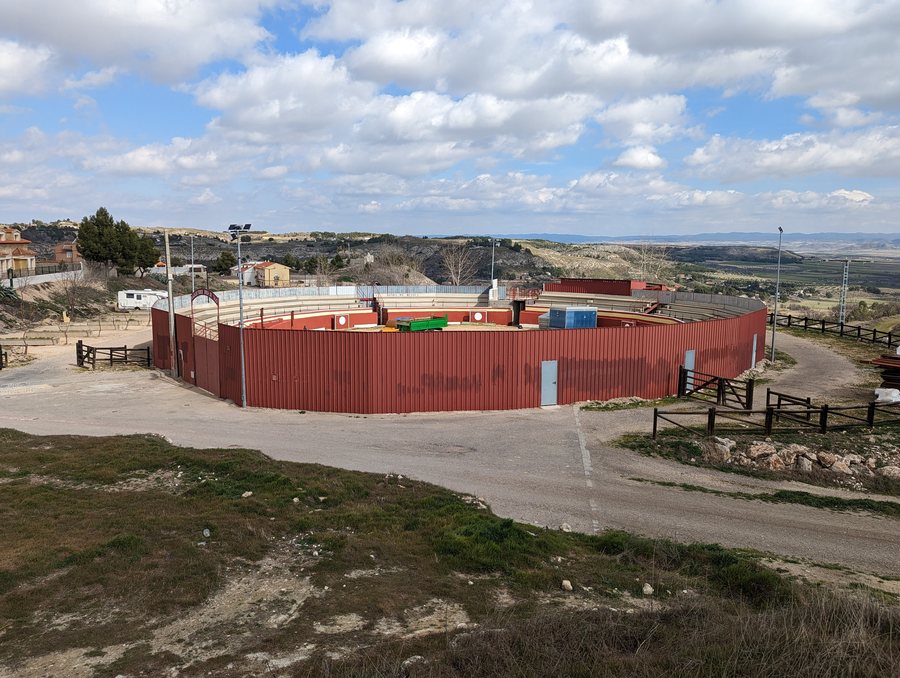 File:Plaza de toros de Brea de Tajo 01.jpg