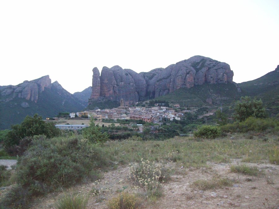 File:Agüero - Huesca - Spain - panoramio.jpg