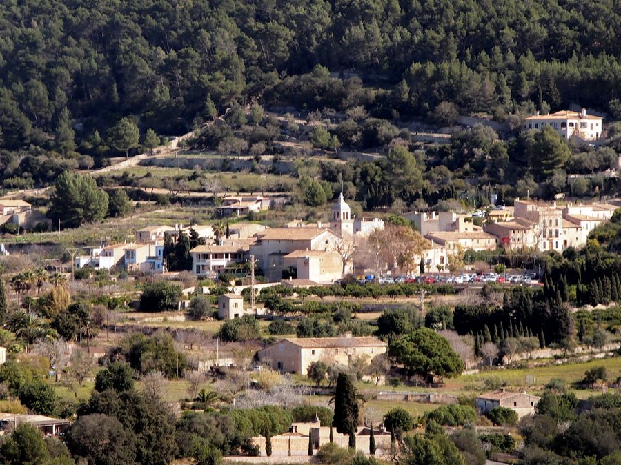 File:Randa (Mallorca).jpg
