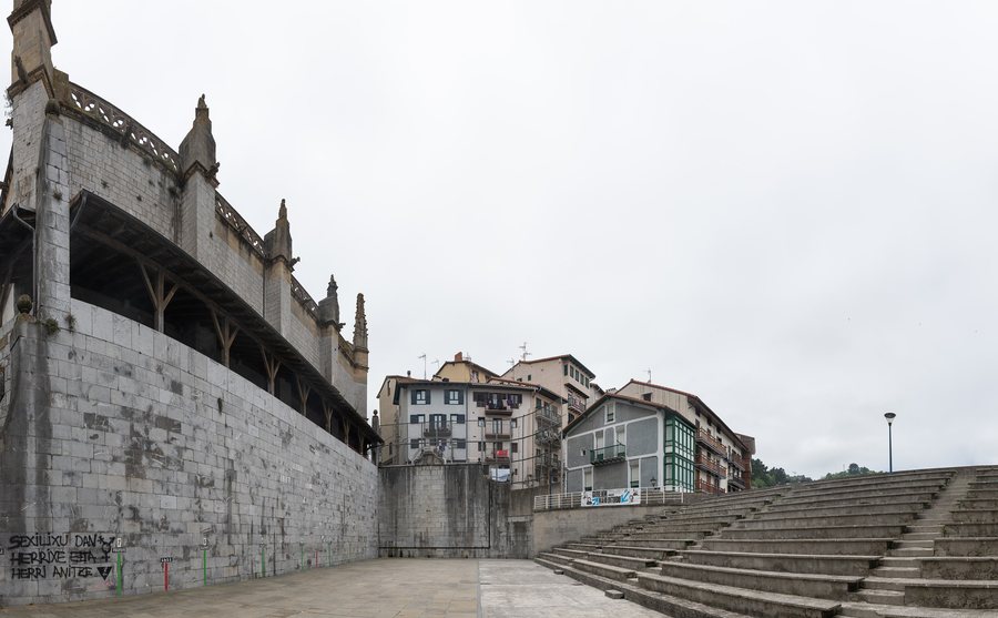 File:Frontón Municipal - Ondarroa, Spain - July 19, 2024 01.jpg