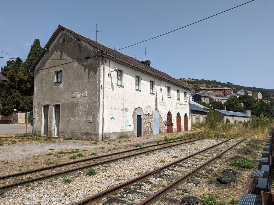 File:Estación de Villablino 01.jpg