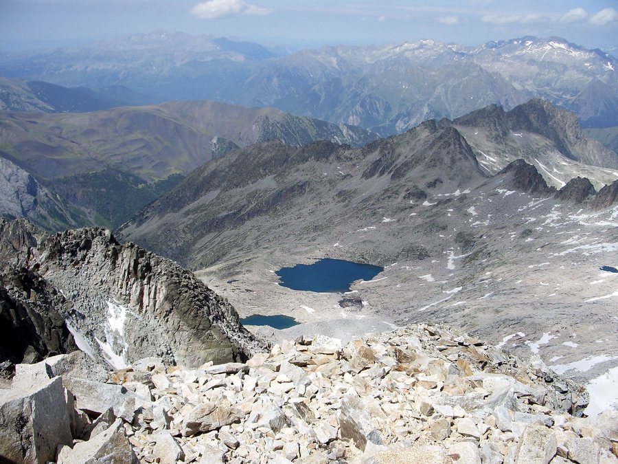 File:Aneto summit - panoramio - Santi Garcia.jpg