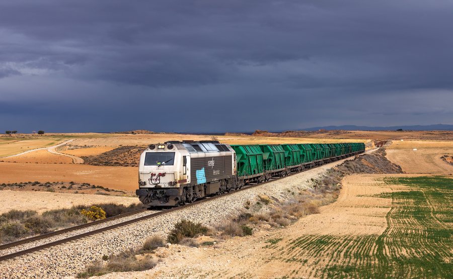 File:Renfe Mercancías 333.338 Samper de Calanda - Central térmica de Andorra.jpg