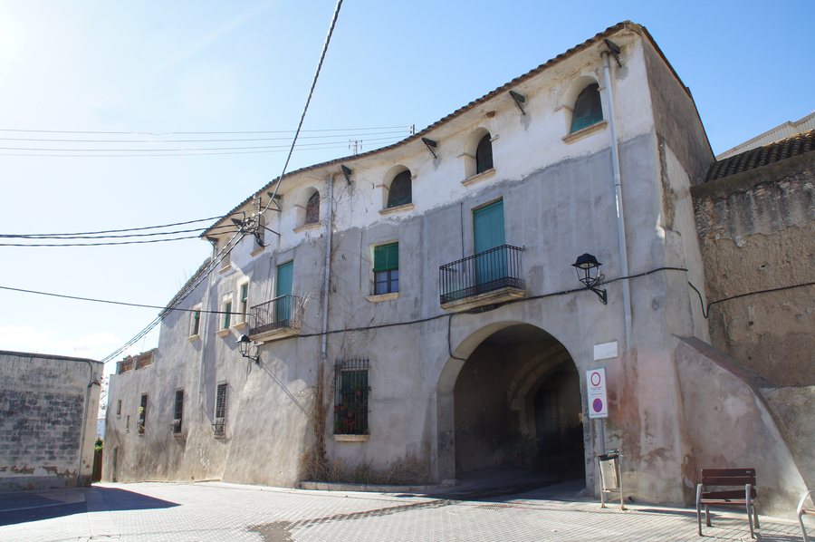 File:Cal Figueres (Banyeres del Penedès).jpg