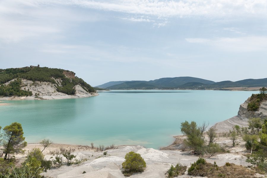 File:Yesa Reservoir - Sigüés, Spain - July 27, 2024.jpg